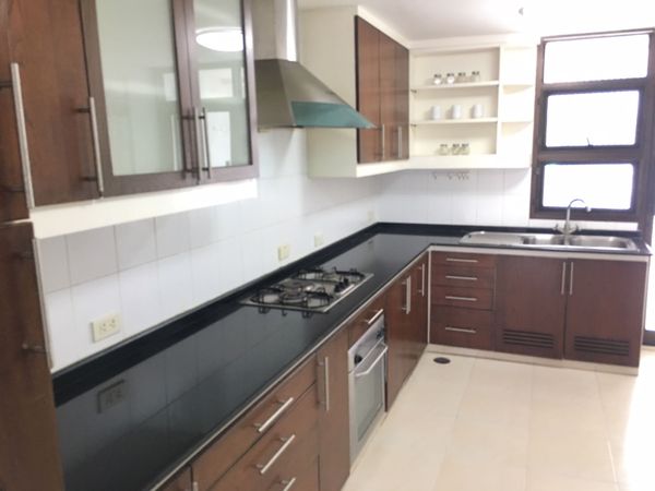 รูปภาพ 3 bed Condo in Neo Aree Apartment Khlongtan Sub District C11922