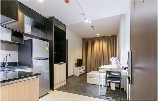 รูปภาพ 1 bed Condo in Edge Sukhumvit 23 Khlong Toei Nuea Sub District C12018