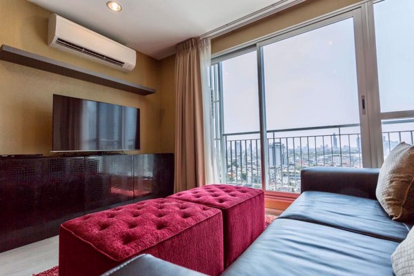 รูปภาพ 2 bed Condo in Rhythm Sathorn - Narathiwas Thungmahamek Sub District C08099