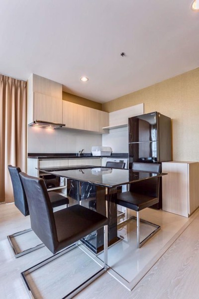 รูปภาพ 2 bed Condo in Rhythm Sathorn - Narathiwas Thungmahamek Sub District C08099