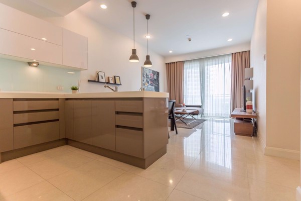 รูปภาพ 2 bed Condo in Q Langsuan Lumphini Sub District C012082