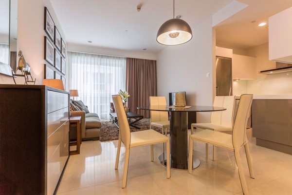 รูปภาพ 2 bed Condo in Q Langsuan Lumphini Sub District C012083