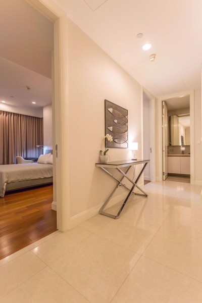 รูปภาพ 2 bed Condo in Q Langsuan Lumphini Sub District C012083