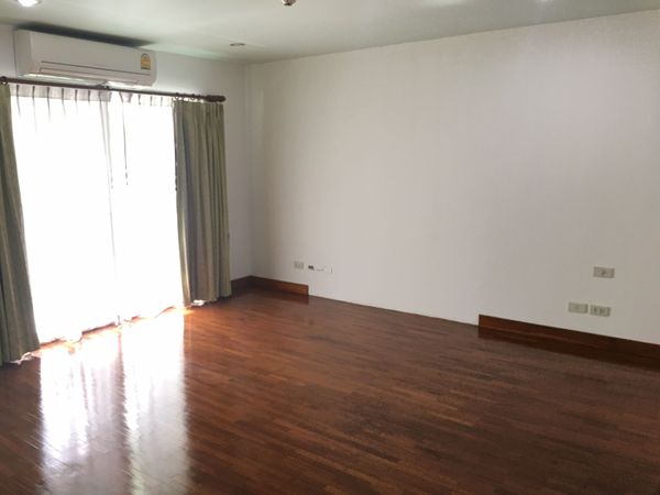 รูปภาพ 2 bed Duplex in Baan Wannapa Khlong Tan Nuea Sub District D012130