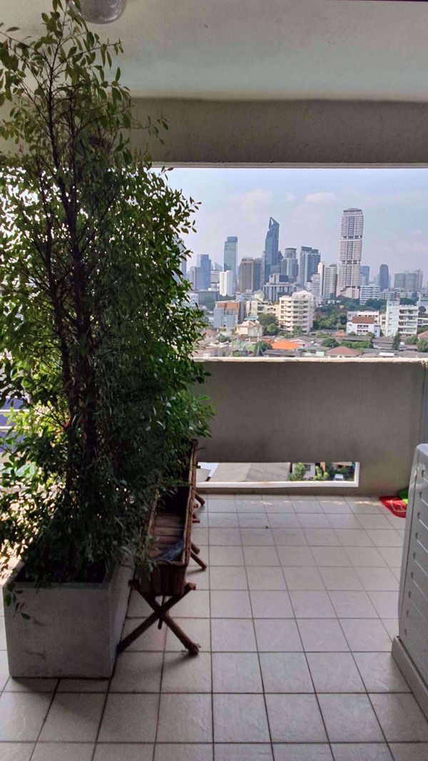 Picture of 2 bed Condo in Baan Sukhumvit 36 Khlongtan Sub District C012135