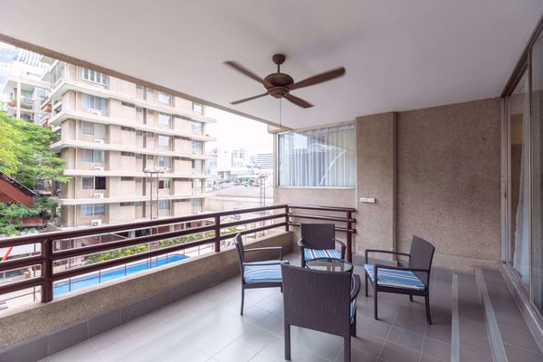 Picture of 4 bed Condo in The Kameo Court Khlong Toei Nuea Sub District C012175