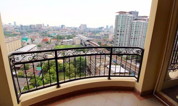 รูปภาพ 1 bed Condo in Baan Montida Bangchak Sub District C012200