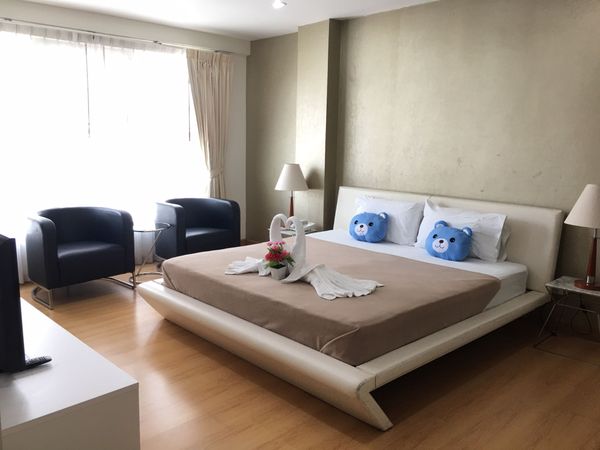 รูปภาพ 3 bed Condo in Chanarat Place Khlong Toei Nuea Sub District C012260