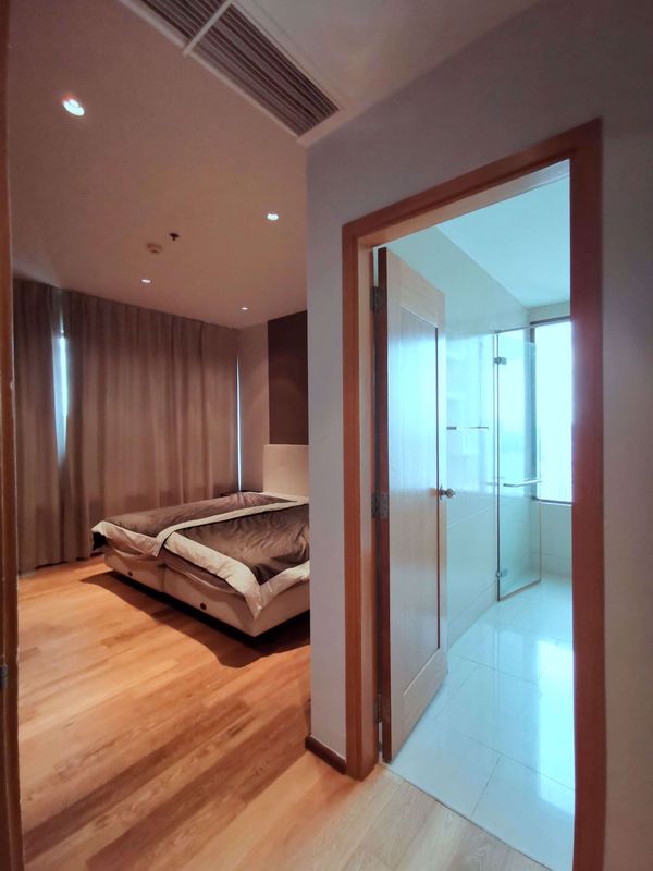 Picture of 3 bed Condo in The Emporio Place Khlongtan Sub District C012311