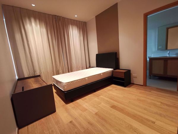 Picture of 3 bed Condo in The Emporio Place Khlongtan Sub District C012311