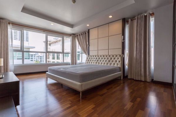 Picture of 3 bed Condo in Avenue 61 Khlong Tan Nuea Sub District C10025