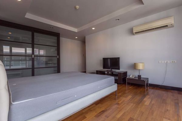 Picture of 3 bed Condo in Avenue 61 Khlong Tan Nuea Sub District C10025