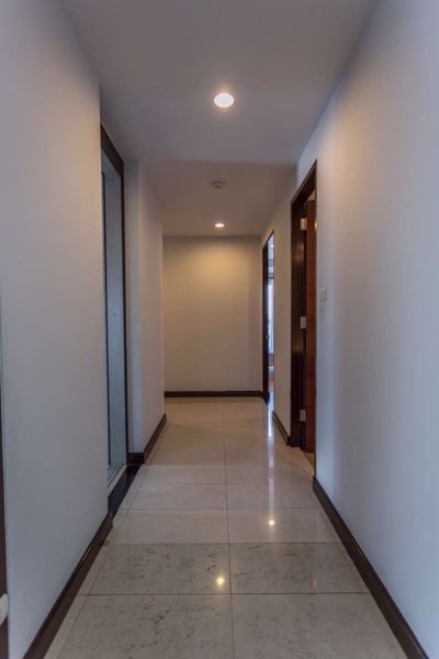 Picture of 3 bed Condo in Avenue 61 Khlong Tan Nuea Sub District C10025