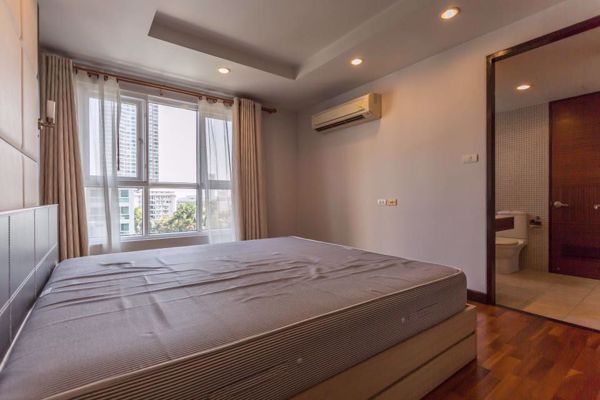 Picture of 3 bed Condo in Avenue 61 Khlong Tan Nuea Sub District C10025