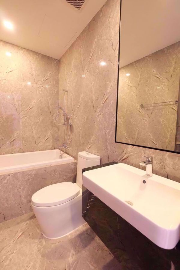 รูปภาพ 2 bed Condo in Ashton Asoke Khlong Toei Nuea Sub District C012335