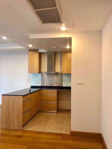 Picture of 2 bed Condo in Sathorn Gardens Thungmahamek Sub District C012348