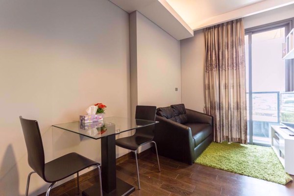 Picture of 1 bed Condo in The Lumpini 24 Khlongtan Sub District C012384