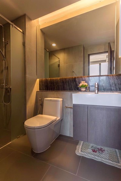 Picture of 1 bed Condo in The Lumpini 24 Khlongtan Sub District C012384