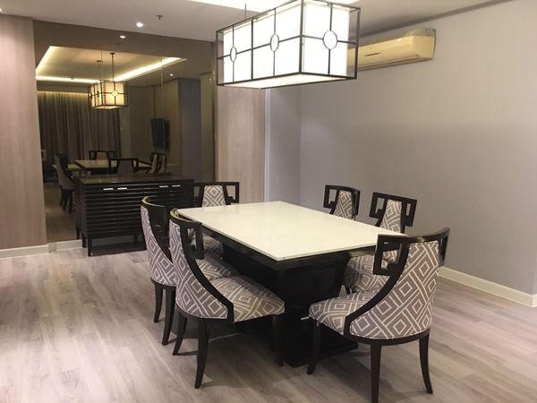 รูปภาพ 3 bed Condo in UN Residence Khlong Tan Nuea Sub District C012392