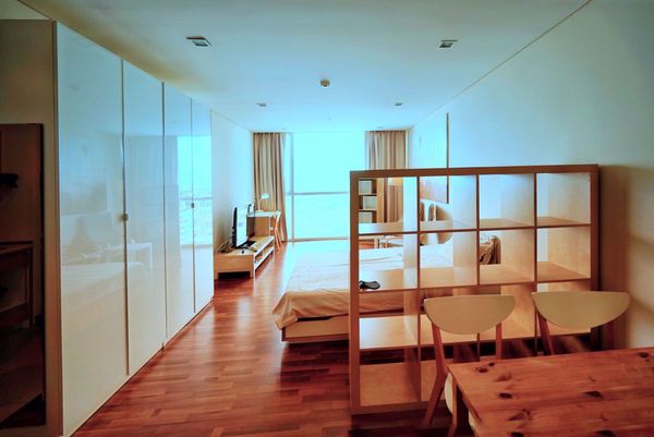 รูปภาพ Studio bed Condo in Le Luk Phrakhanongnuea Sub District C012394