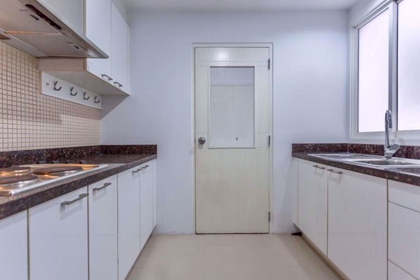 รูปภาพ 2 bed Condo in Baan Siri 24 Khlongtan Sub District C012405