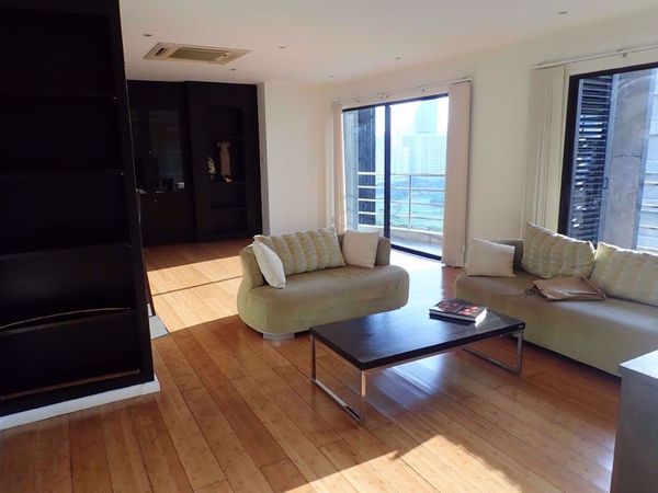 รูปภาพ 2 bed Condo in Baan Somthavil Lumphini Sub District C012434