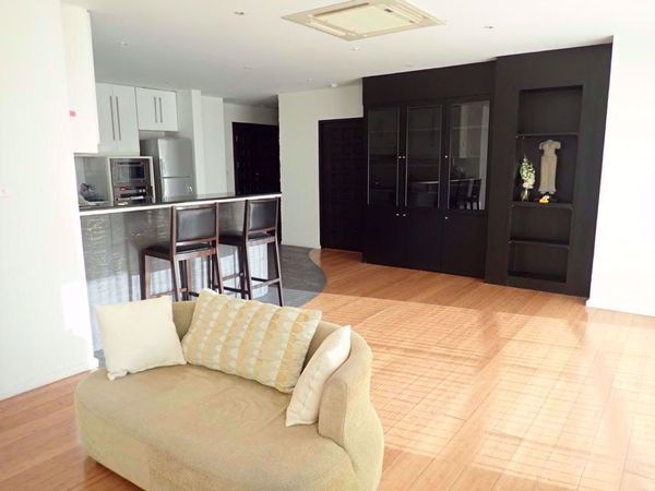 รูปภาพ 2 bed Condo in Baan Somthavil Lumphini Sub District C012434