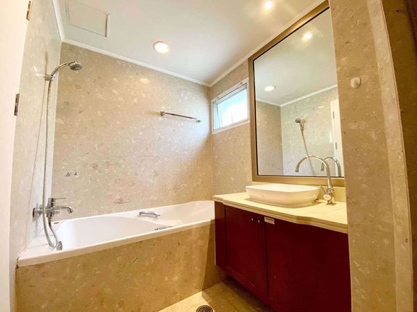 Picture of 2 bed Condo in Baan Siri Ruedee Lumphini Sub District C012466