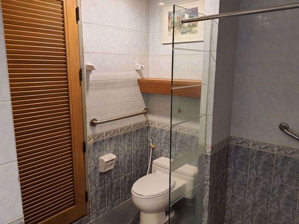 Picture of 1 bed Condo in Baan Somthavil Lumphini Sub District C012500