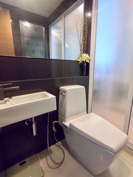 Picture of 1 bed Condo in Rhythm Phahol - Ari Samsennai Sub District C012557