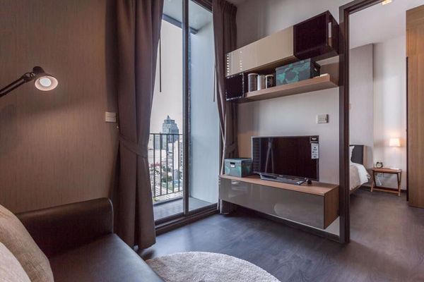 รูปภาพ 1 bed Condo in Edge Sukhumvit 23 Khlong Toei Nuea Sub District C012575