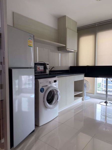 รูปภาพ 1 bed Condo in Rhythm Sathorn - Narathiwas Thungmahamek Sub District C012588