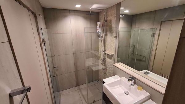 Picture of 2 bed Condo in The Politan Rive Bang Rak Noi Sub District C012592