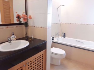 Picture of 2 bed Condo in Emerald Residence Ratchada Din Daeng Sub District C012685