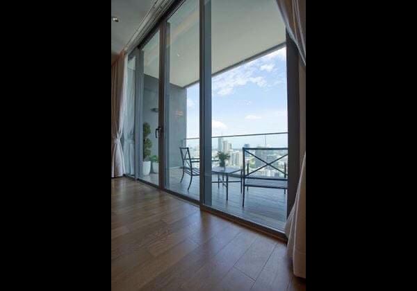 รูปภาพ 3 bed Condo in Kraam Sukhumvit 26 Khlongtan Sub District C012725