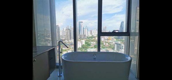 รูปภาพ 3 bed Condo in Kraam Sukhumvit 26 Khlongtan Sub District C012725