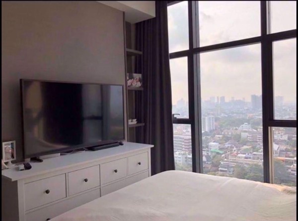 รูปภาพ 2 bed Condo in The Diplomat Sathorn Silom Sub District C012754