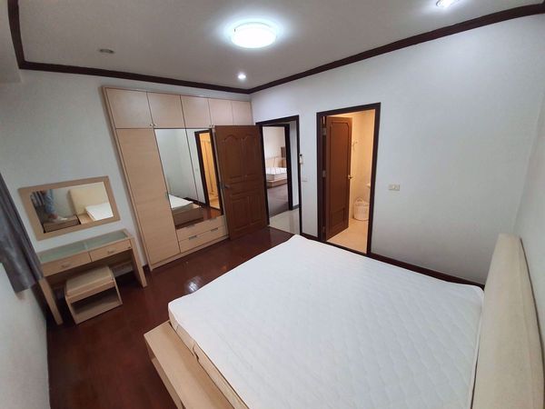 Picture of 4 bed Condo in Royal Castle Pattanakarn Suanluang Sub District C012807