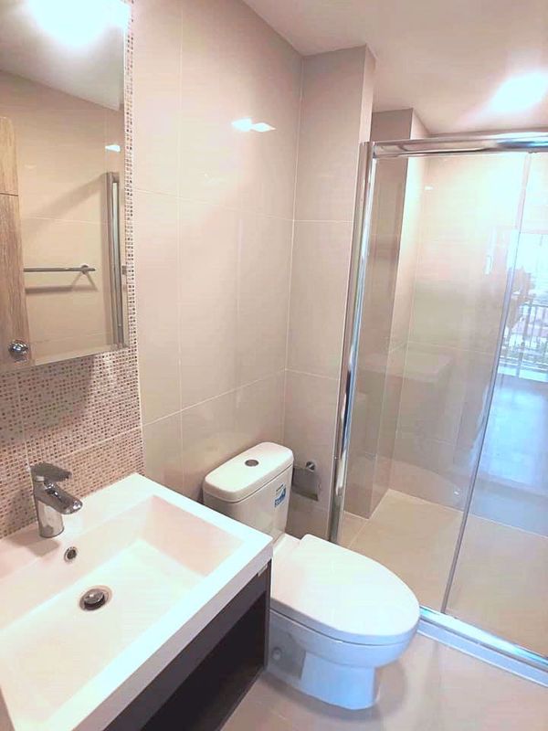 Picture of 1 bed Condo in Na Veera Phahol - Ari Phayathai District C012895