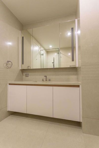 Picture of 2 bed Condo in Q Langsuan Lumphini Sub District C012918