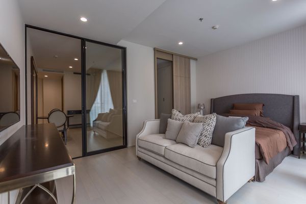 Picture of 1 bed Condo in Noble Ploenchit Lumphini Sub District C013001