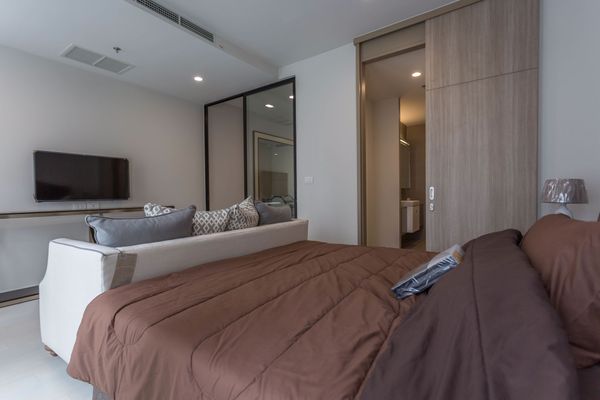 Picture of 1 bed Condo in Noble Ploenchit Lumphini Sub District C013001