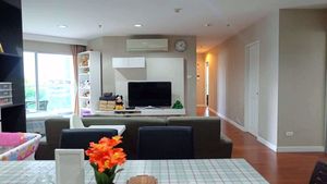 รูปภาพ 3 bed Condo in Belle Grand Rama 9 Huai Khwang Sub District C013030