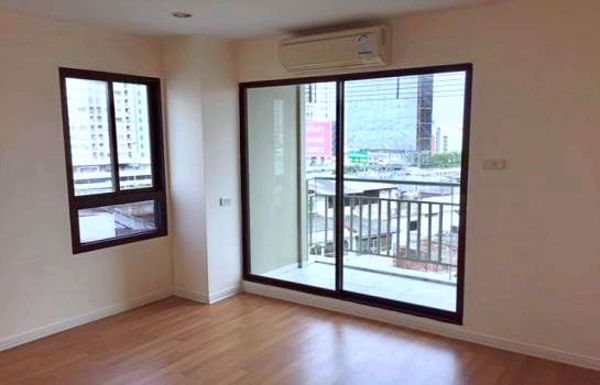 รูปภาพ 2 bed Condo in Lumpini Place Pinklao 2 Arunammarin Sub District C013058