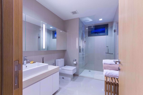 รูปภาพ 2 bed Condo in Hyde Sukhumvit 13 Khlong Toei Nuea Sub District C013076