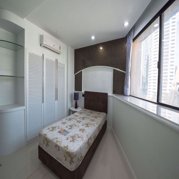 Picture of 3 bed Condo in President Park Sukhumvit 24 Khlongtan Sub District C013099