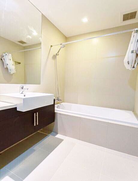 Picture of 1 bed Condo in Noble Solo Khlong Tan Nuea Sub District C013154