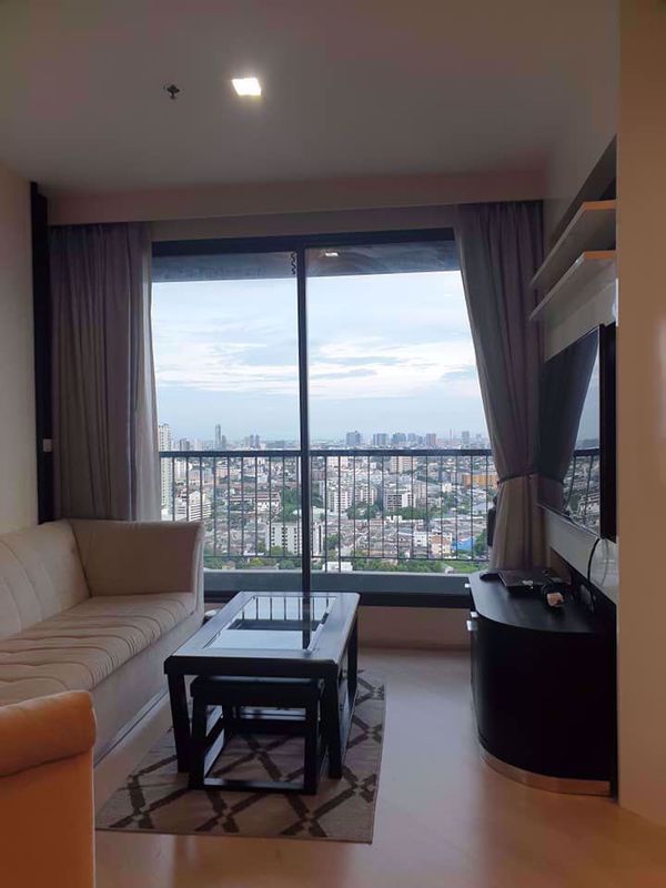 รูปภาพ 2 bed Condo in Rhythm Sukhumvit 44 Phra Khanong Sub District C013181