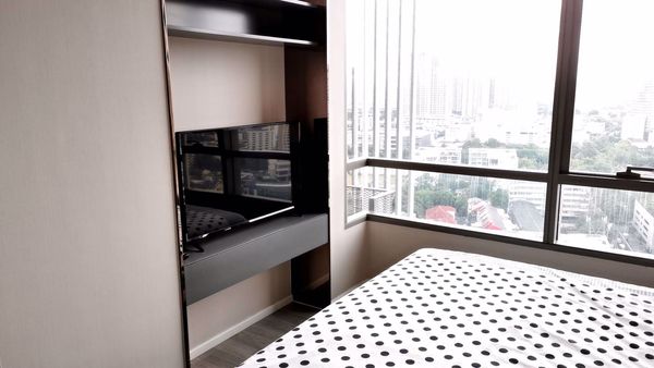 รูปภาพ 1 bed Condo in The Room Sukhumvit 69 Phra Khanong Sub District C013219