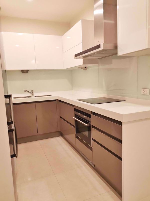 รูปภาพ 2 bed Condo in Q Langsuan Lumphini Sub District C013073